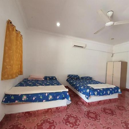 Oyo 90302 Dimuara Chalet Tok Bali Pasir Puteh Exterior foto