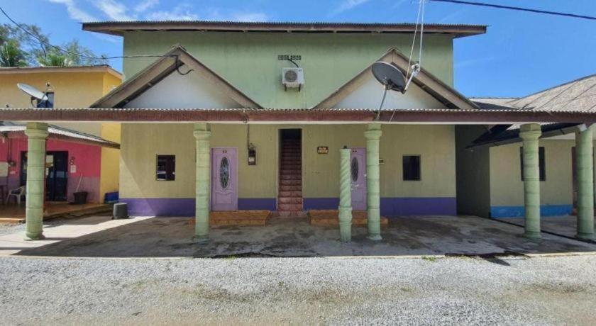 Oyo 90302 Dimuara Chalet Tok Bali Pasir Puteh Exterior foto